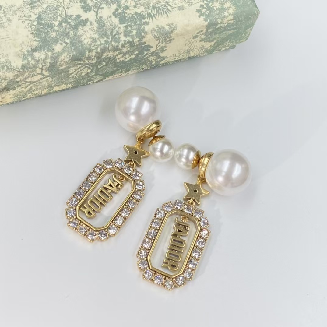 Dior JADIOR Drop Pearl Earrings - Original Replica Club