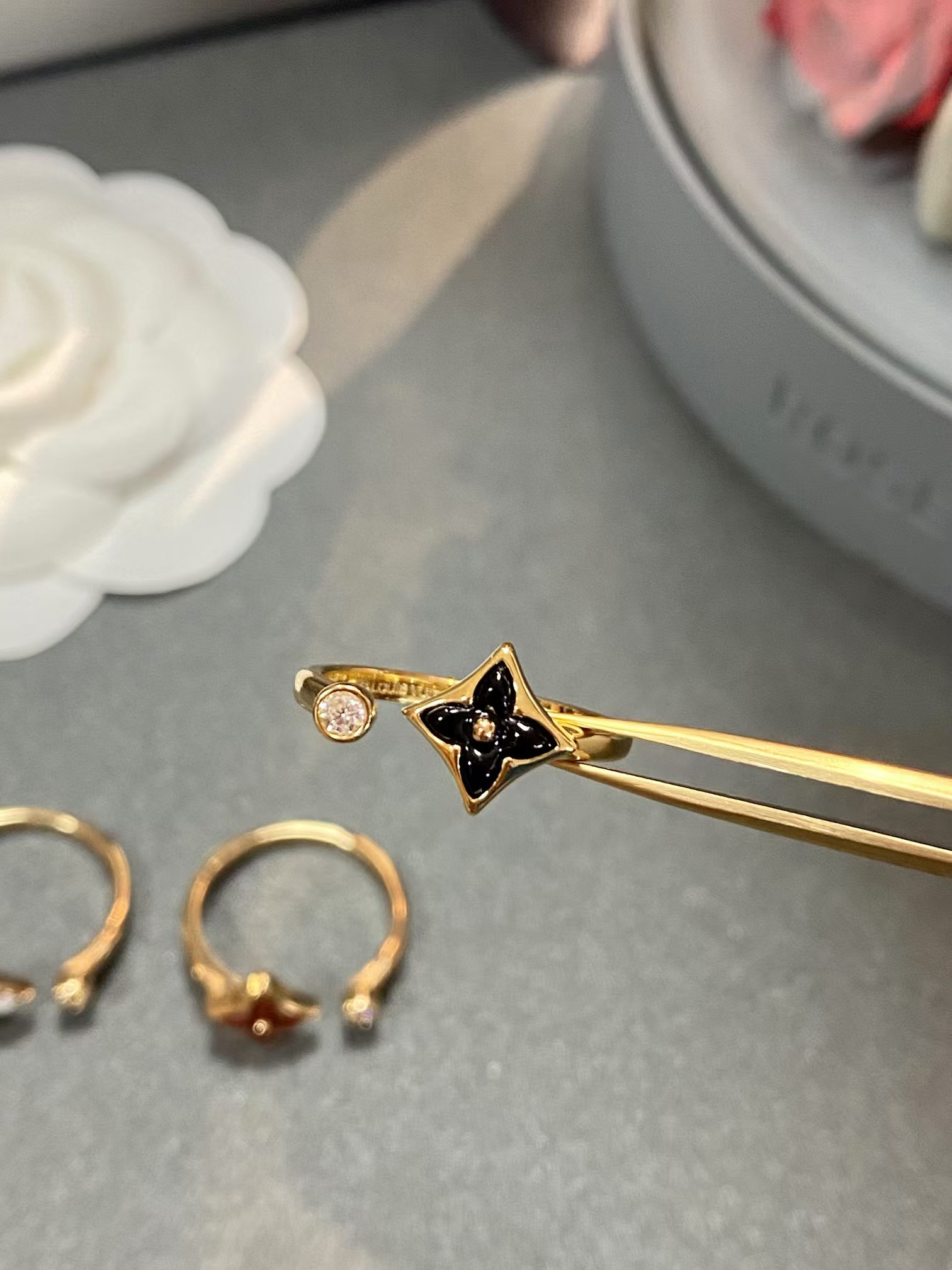 Louis Vuitton Color Blossom Mini Star Ring - Original Replica Club