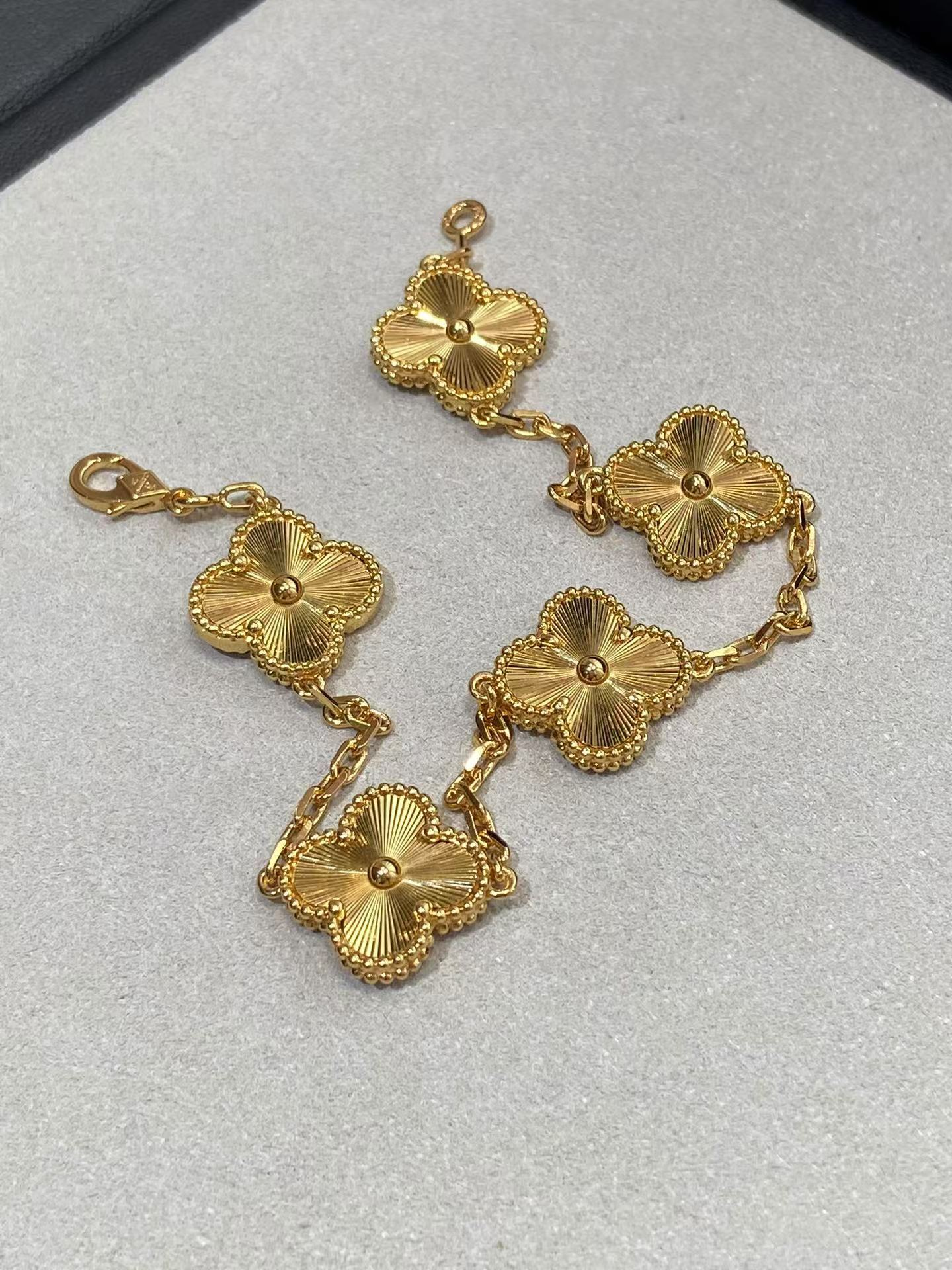 VCA Gold-tone Guilloche Vintage Alhambra Bracelet 5 Motifs - Original Replica Club