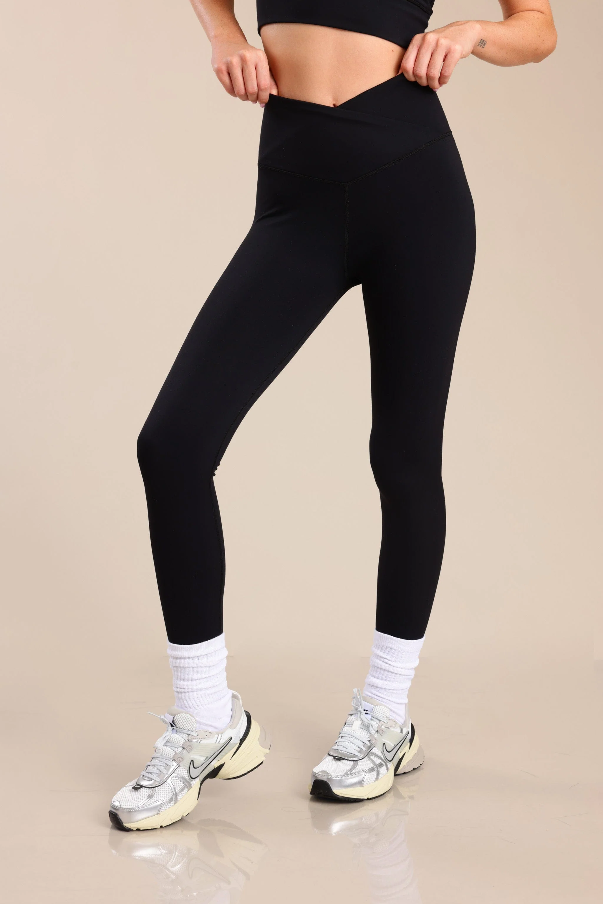 טייץ SOFT FEEL- V WAIST