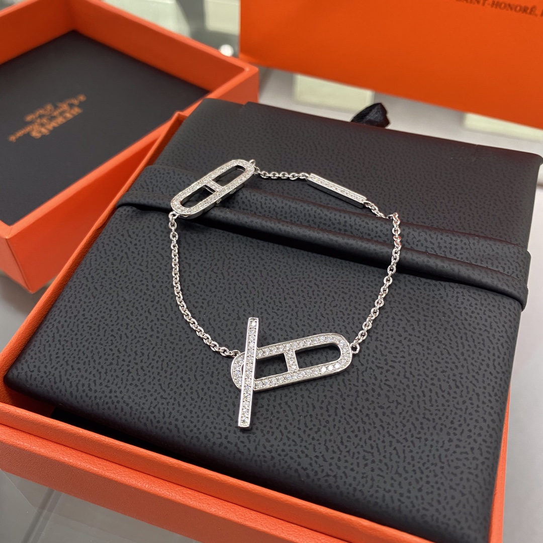 Hermes Diamond Paved Pig Nose Bracelet - Original Replica Club