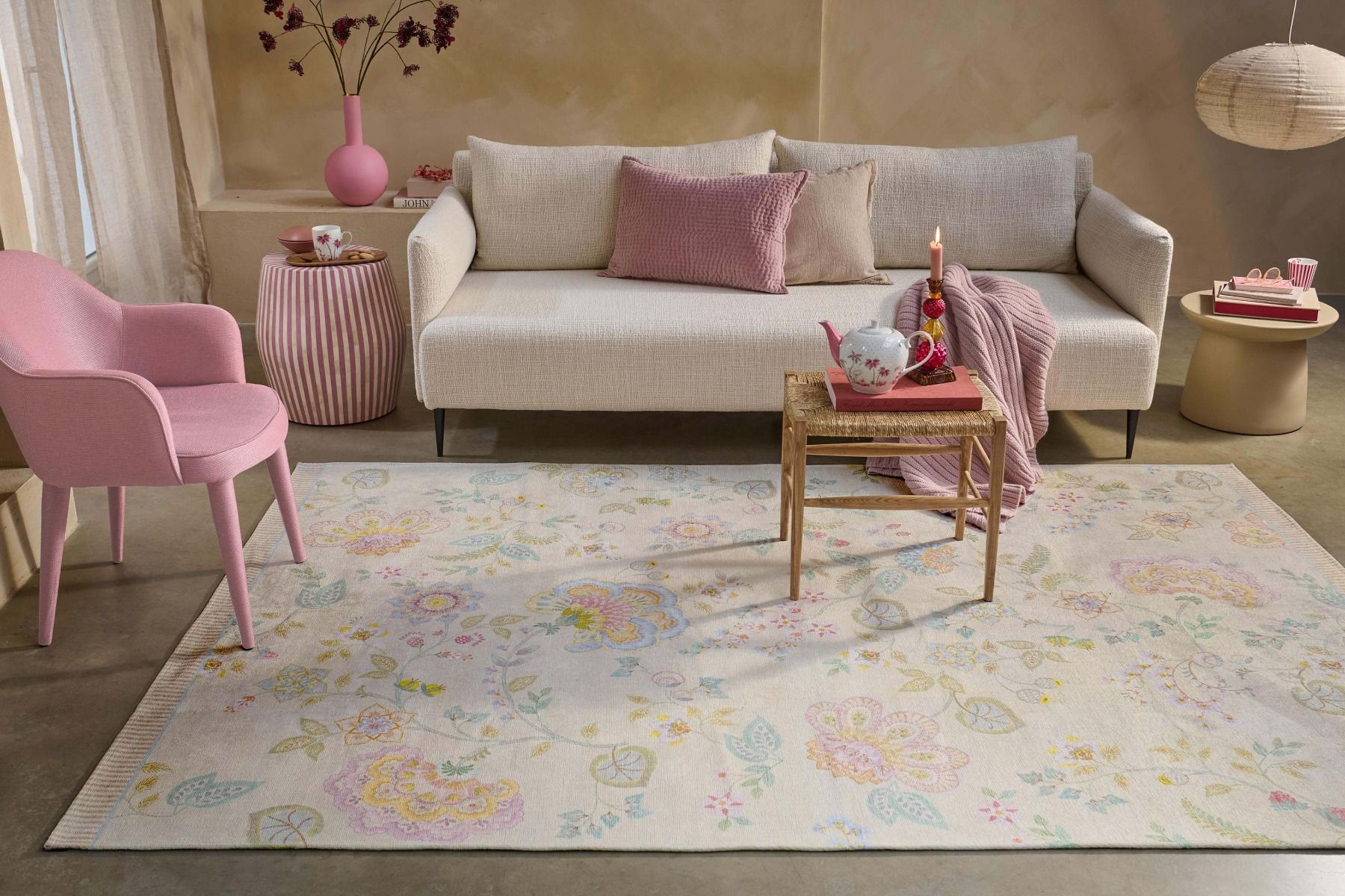 Carpet Buenas Tardes by Pip Off-white