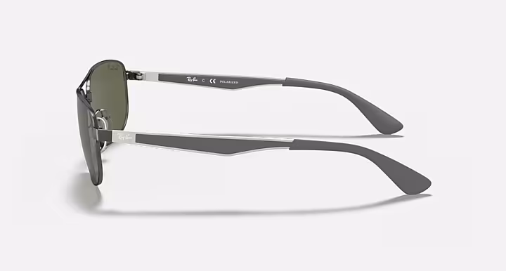 Ray-Ban RB3528