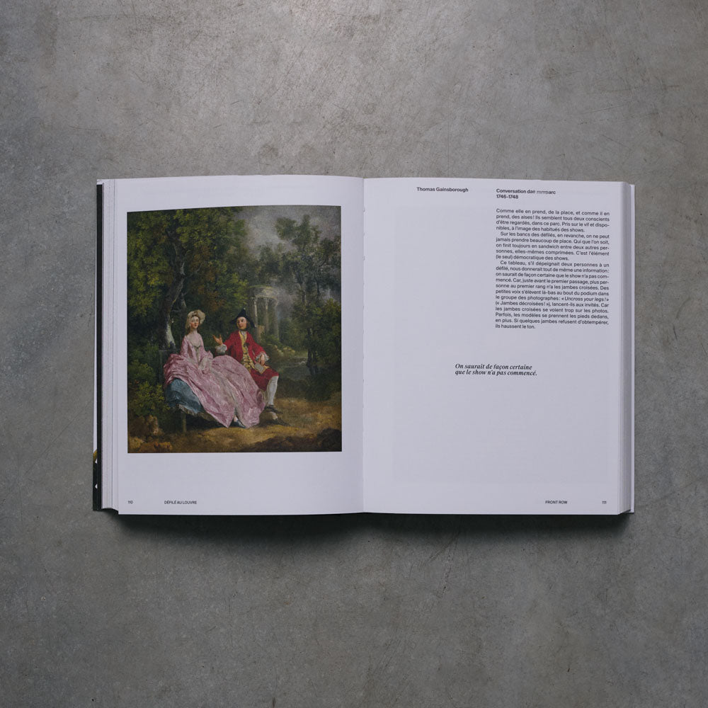 Livre - Defilé au Louvre