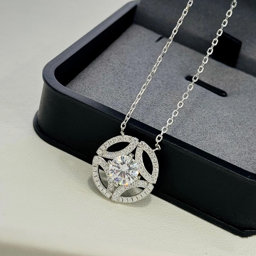 Cartier Hollow Round Pendant Necklace - Original Replica Club