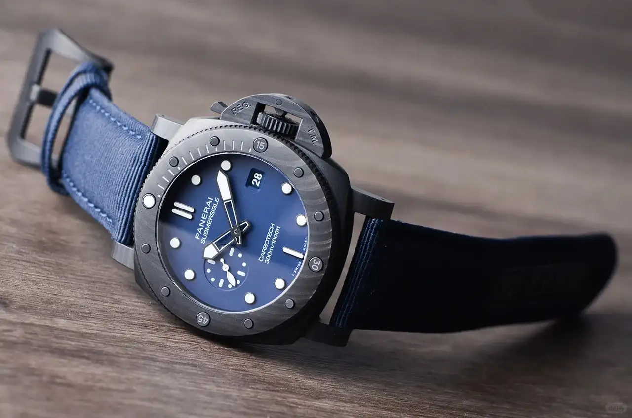 Panerai Submersible Men Automatic Blue Rubber Watch PAM01232