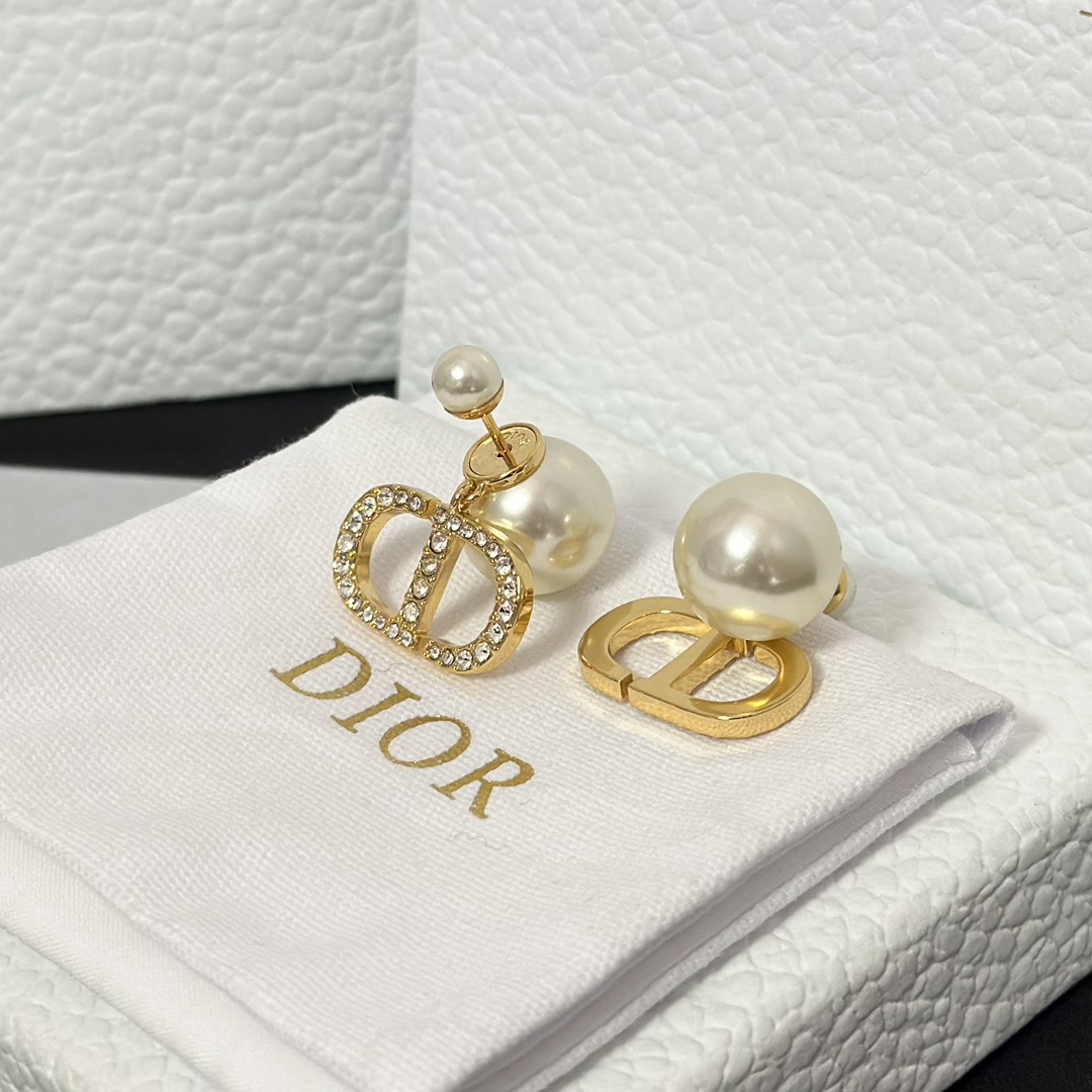 Dior Sweet CD Pearl Stud Earrings - Original Replica Club