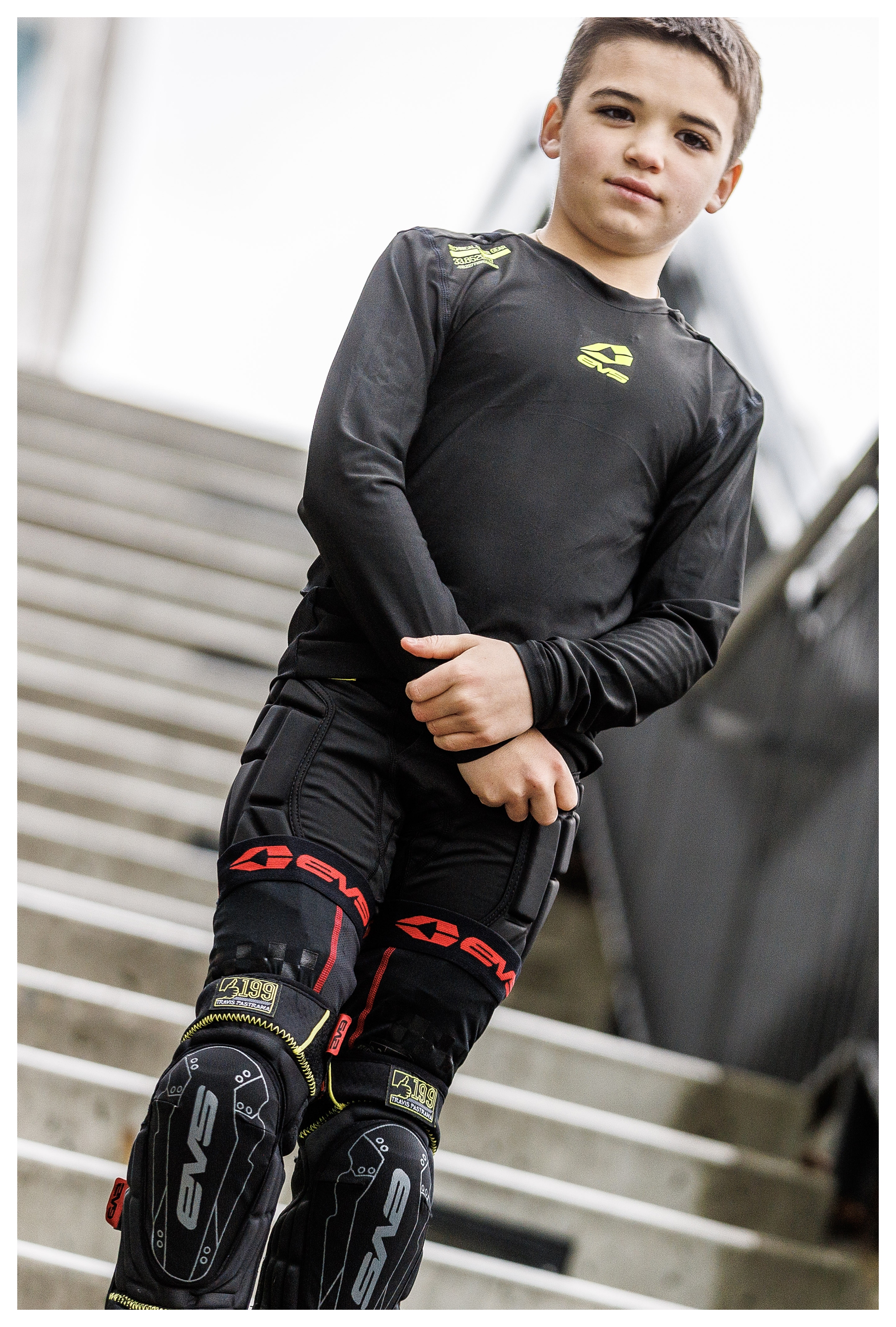SportsBikeShop EVS Youth TP199 Knee / Shin Guards