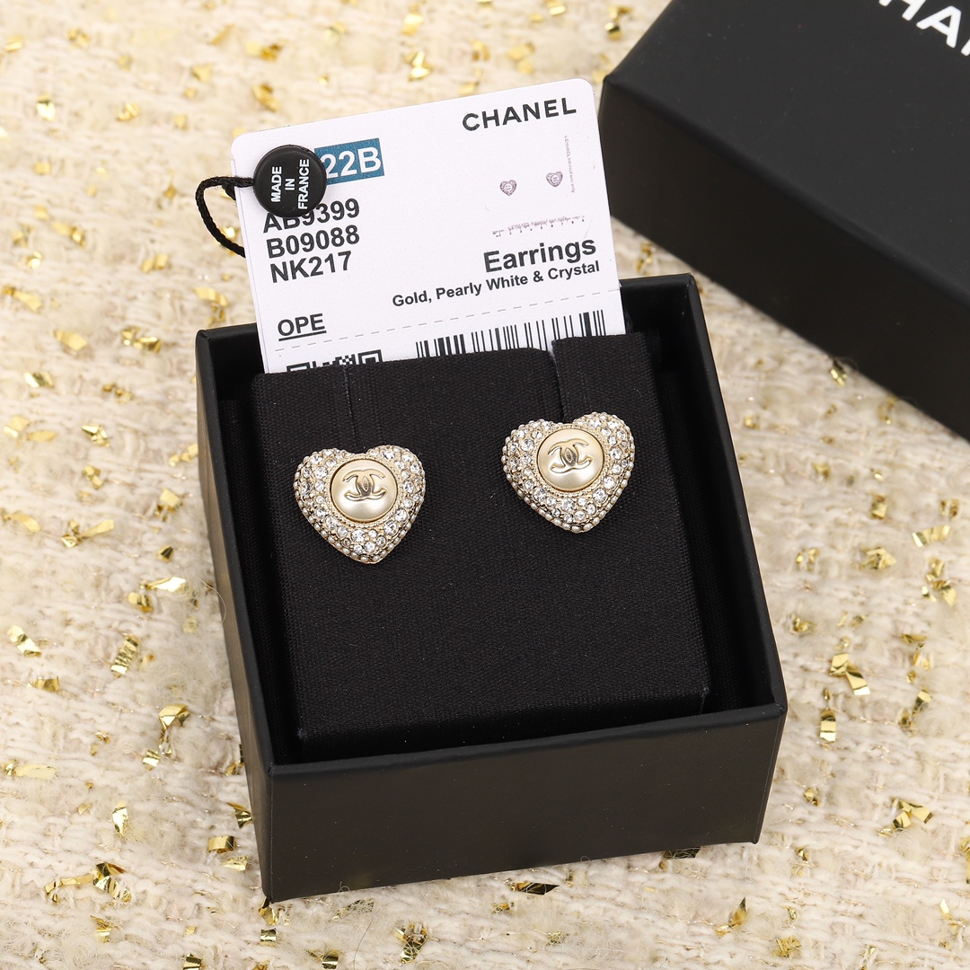 Chanel Love Heart Diamond Pave Earring - Original Replica Club