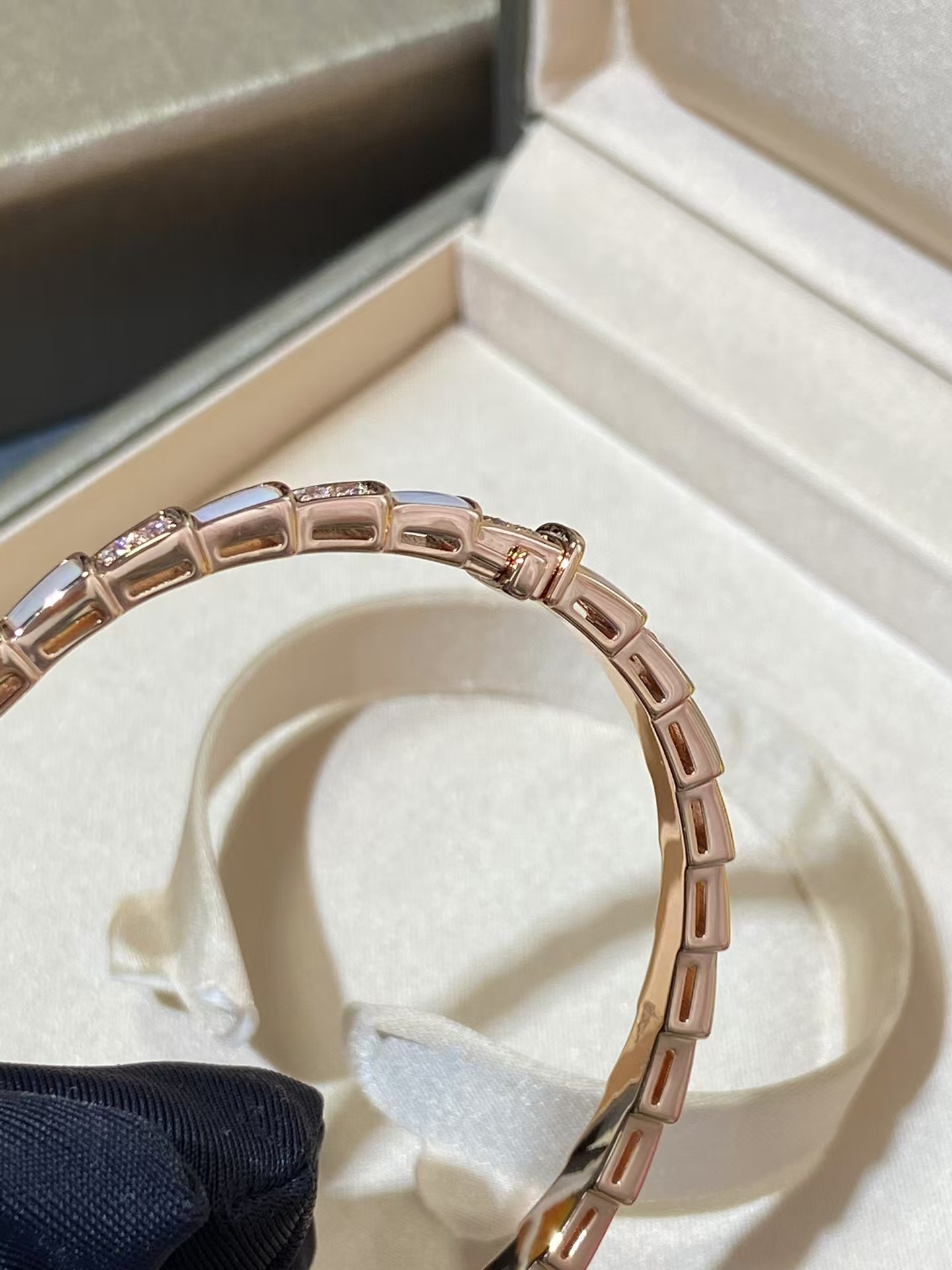 Bvlgari Serpenti Viper Bracelet Bangle in Rose Gold - Original Replica Club