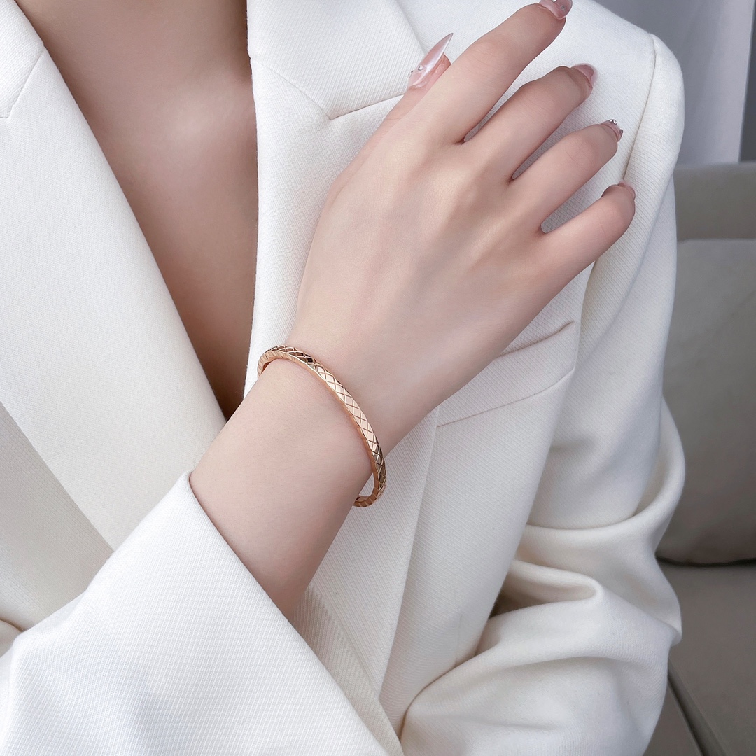Chanel Coco Crush Bangle Bracelet - Narrow Version No Diamond - Original Replica Club