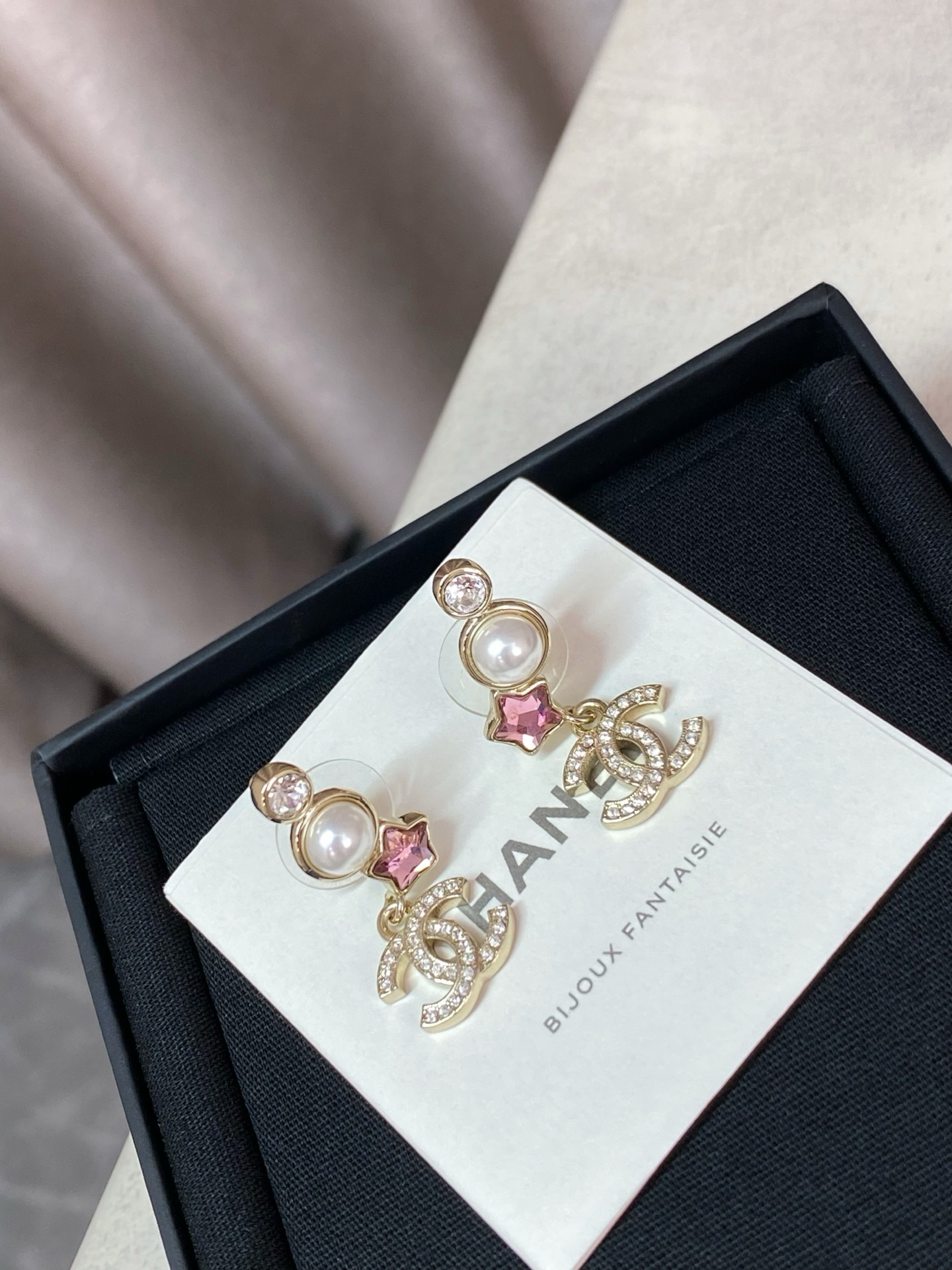 Chanel Rhinestone Pink Star Pearl CC Earrings - Original Replica Club