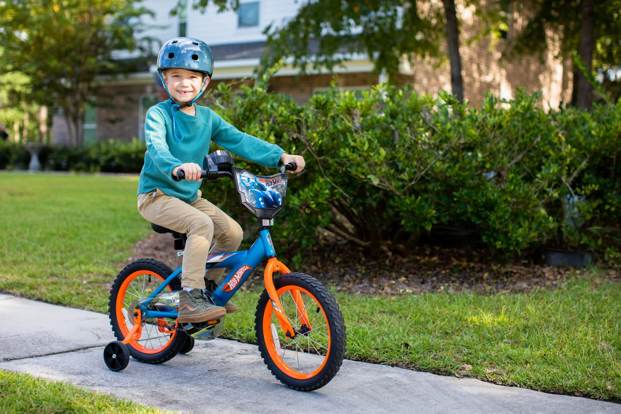 Dynacraft Hot Wheels 16-inch Boys Bike for Age 6-10 Years - Image 11