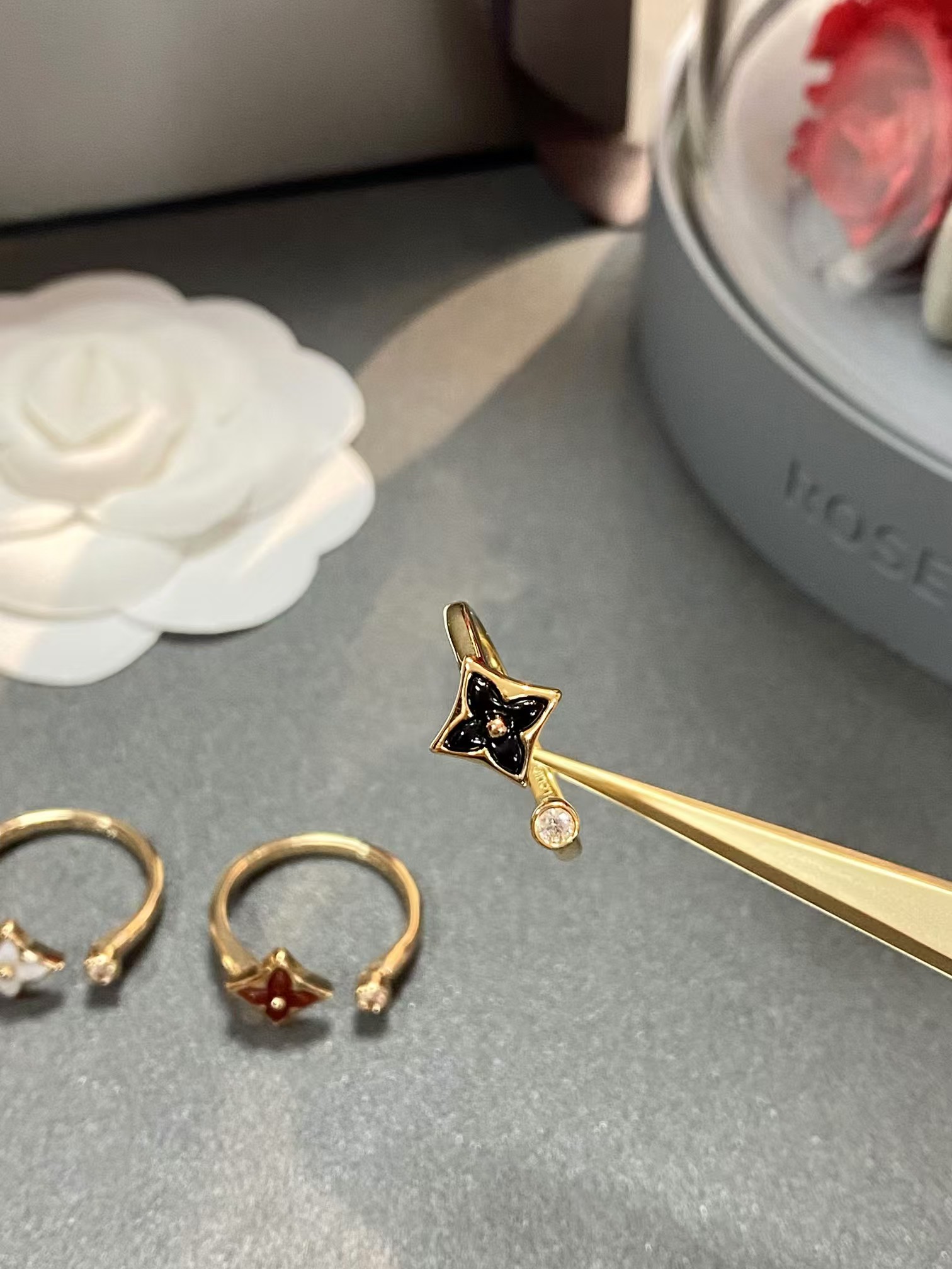 Louis Vuitton Color Blossom Mini Star Ring - Original Replica Club