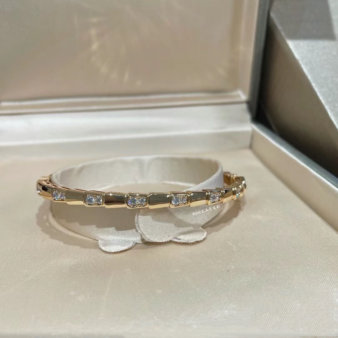 Bvlgari Diamond Paved Serpenti Viper Bracelet Bangle - Original Replica Club