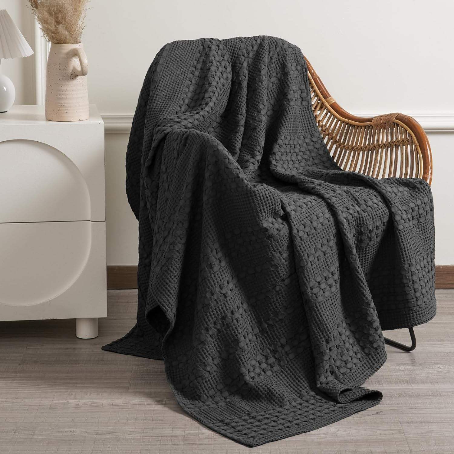 100% Cotton Waffle Knitted Throw Blanket Solid Color Eco-Friendly Summer Waffle Blanket for Cozy Evenings & Home