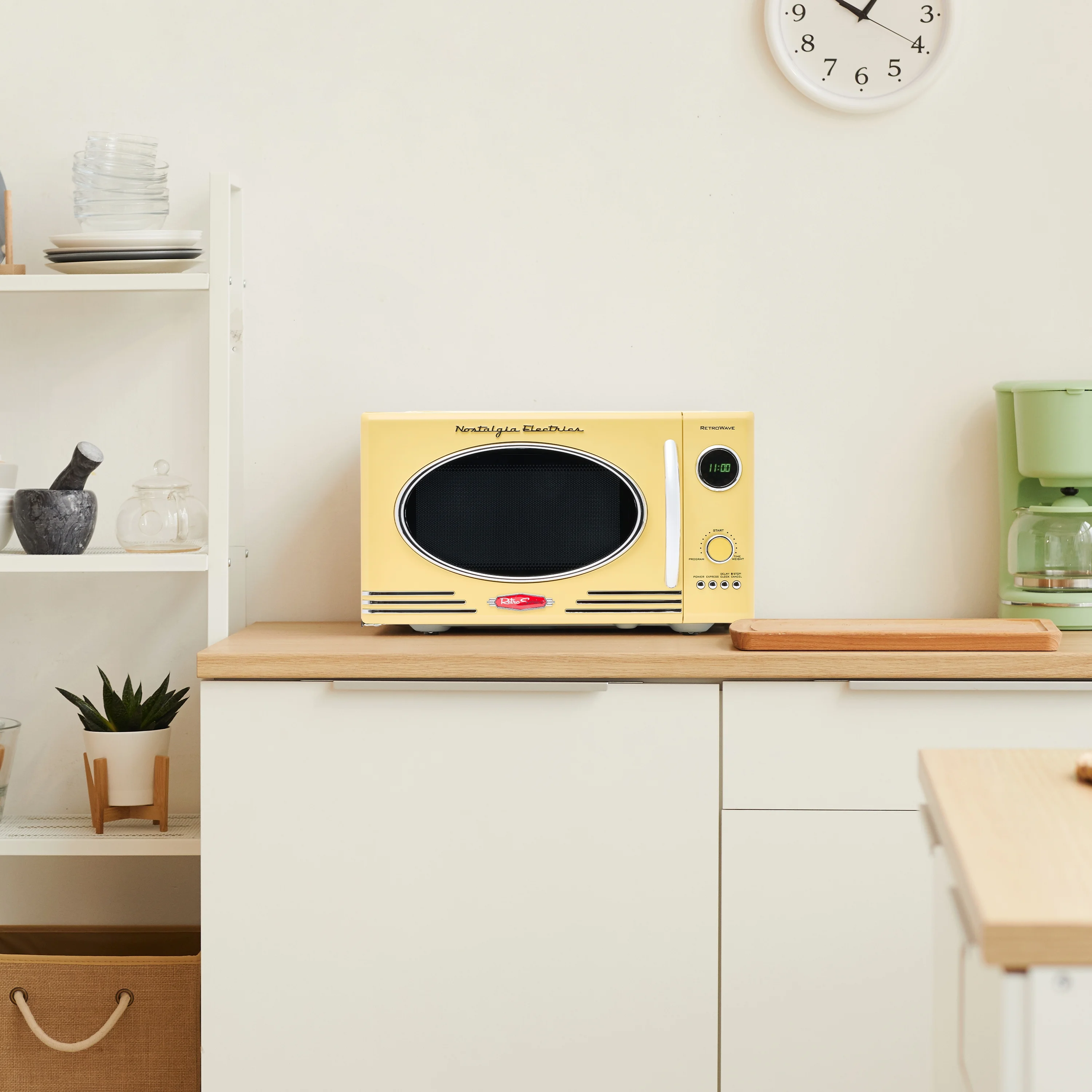 Nostalgia Retro Microwave for Countertop 0.9 cu ft Vintage Microwave, Ivory - Image 41