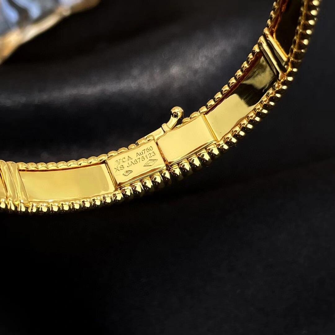VCA Perlee Signature Bracelet - Medium Bangle - Original Replica Club