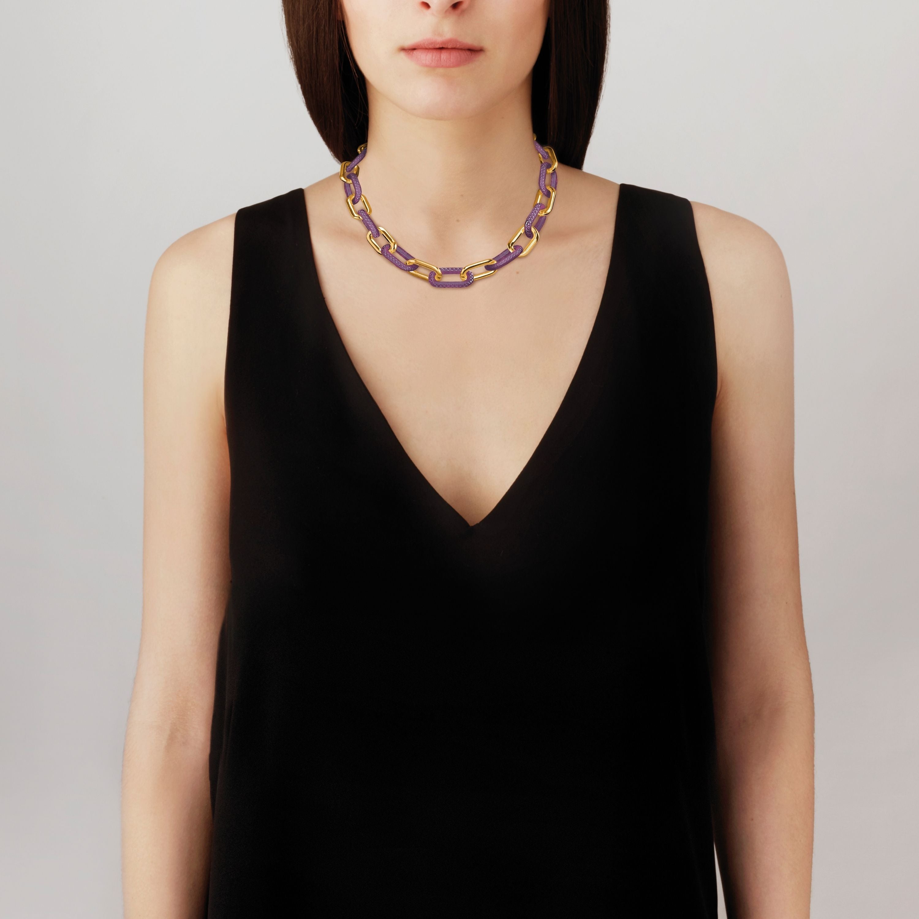COLLIER EMPREINTE ANIMALE - CRISTAL VIOLET CRÉPUSCULE, PLAQUÉ OR JAUNE 18 CARATS
