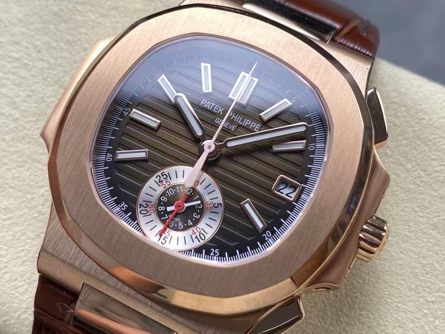 Replica Patek Philippe Nautilus Chronograph Date Rose Gold 5980R-001