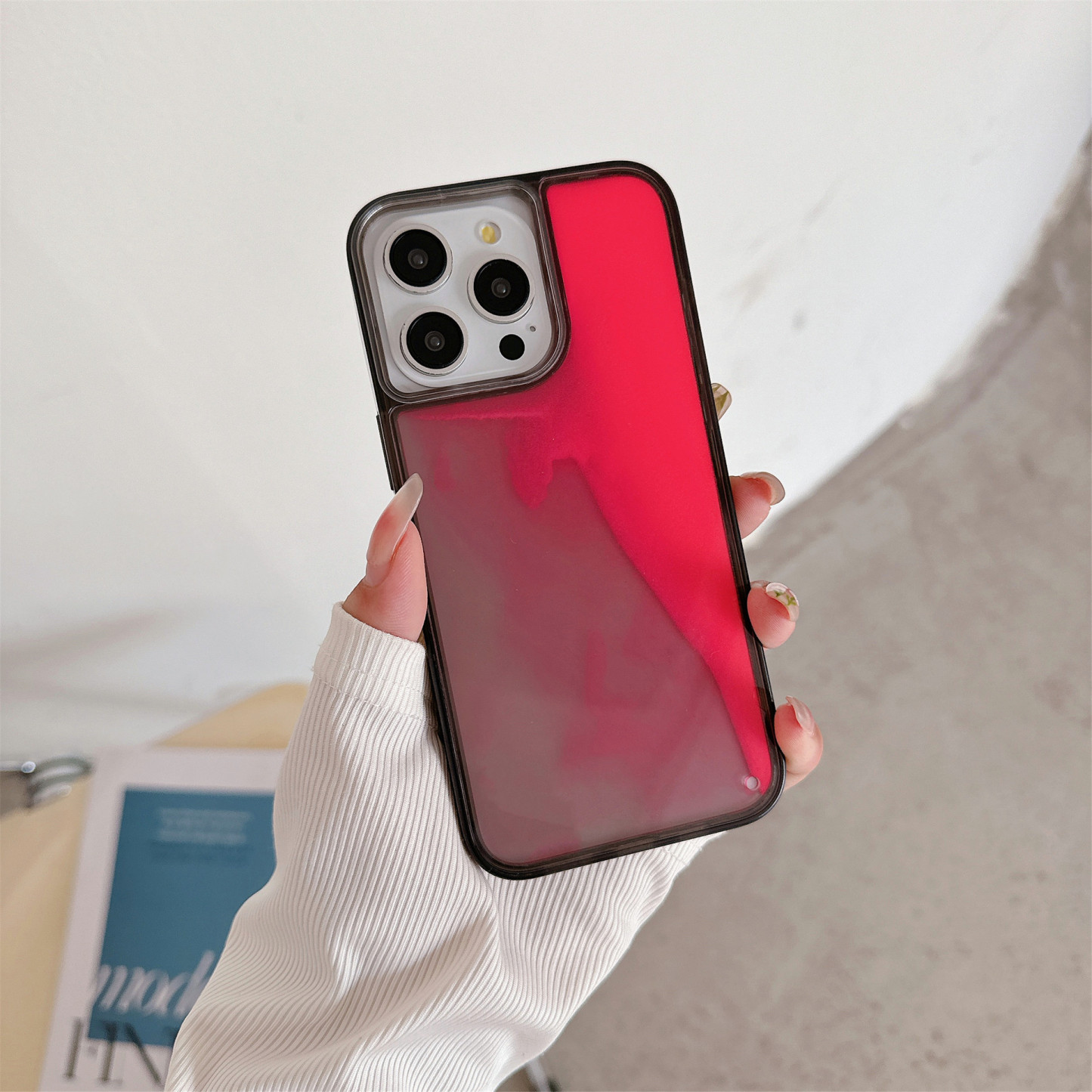 🎁Buy 1 Get 1 Free🎉-Luminous Quicksand Apple Phone Case