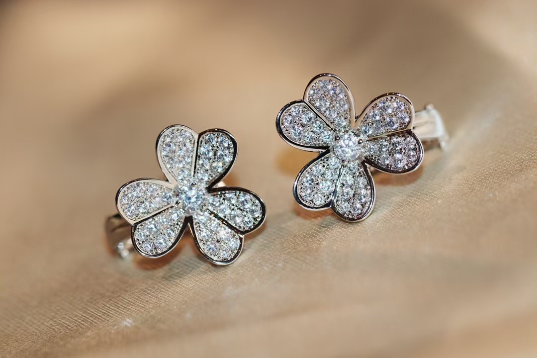 VCA Frivole Earrings - Small - Original Replica Club