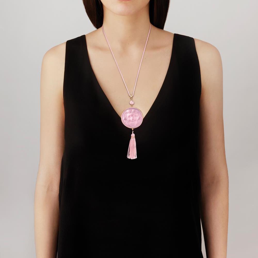 PENDENTIF ARÉTHUSE ROND - CRISTAL INCOLORE NACRÉ ROSE, PLAQUÉ OR JAUNE 18 CARATS, QUARTZ ROSE