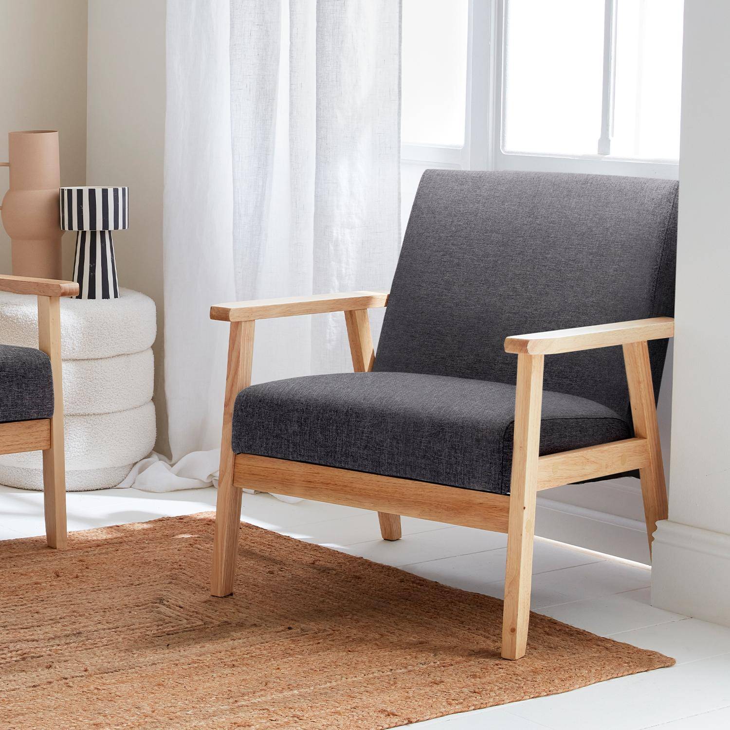 Isak - Sillón estilo escandinavo de madera y tela