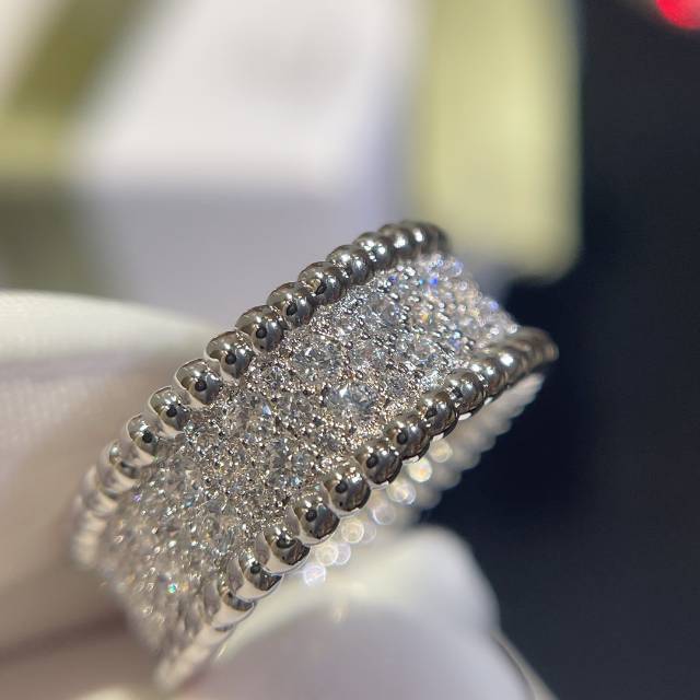 VCA Wide Perlee Diamonds Ring - Original Replica Club