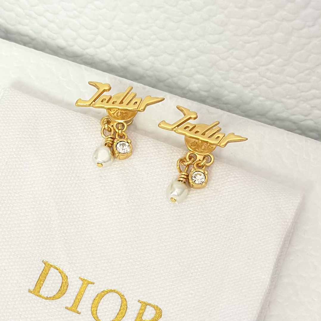 Jadior Stud Pearl Earrings - Original Replica Club