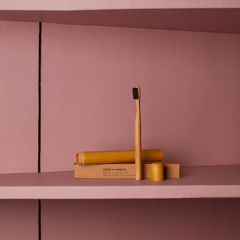Brosse à dent avec étui en bamboo