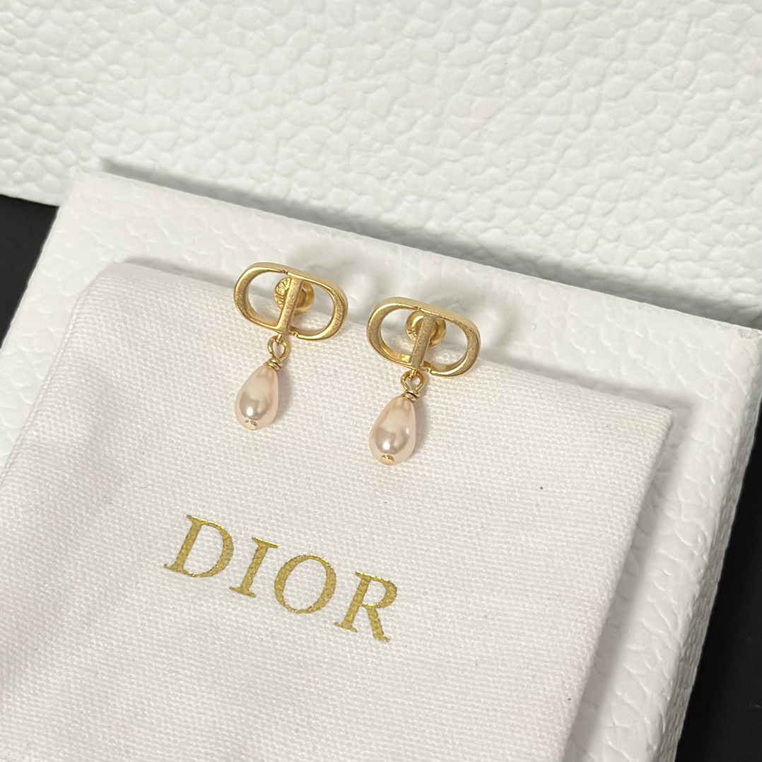 Dior Pink Teardrop Pearl Earrings - Original Replica Club