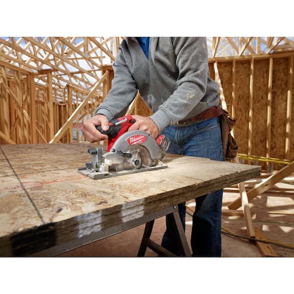 M18 FUEL 18V Lithium-Ion Brushless Cordless 6-1/2 in. Circular Saw W/ M18 5.0 Ah Battery - Image 10
