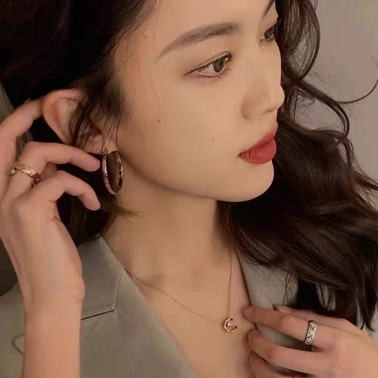 Chanel Coco Crush Moon Star Necklace Minimalistic - Original Replica Club