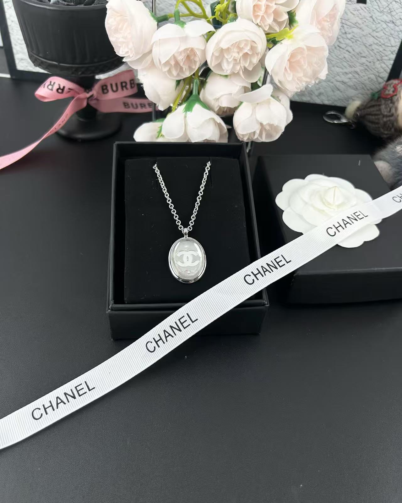 Chanel Silver Mirror Surface Oval Pendant Necklace - Original Replica Club