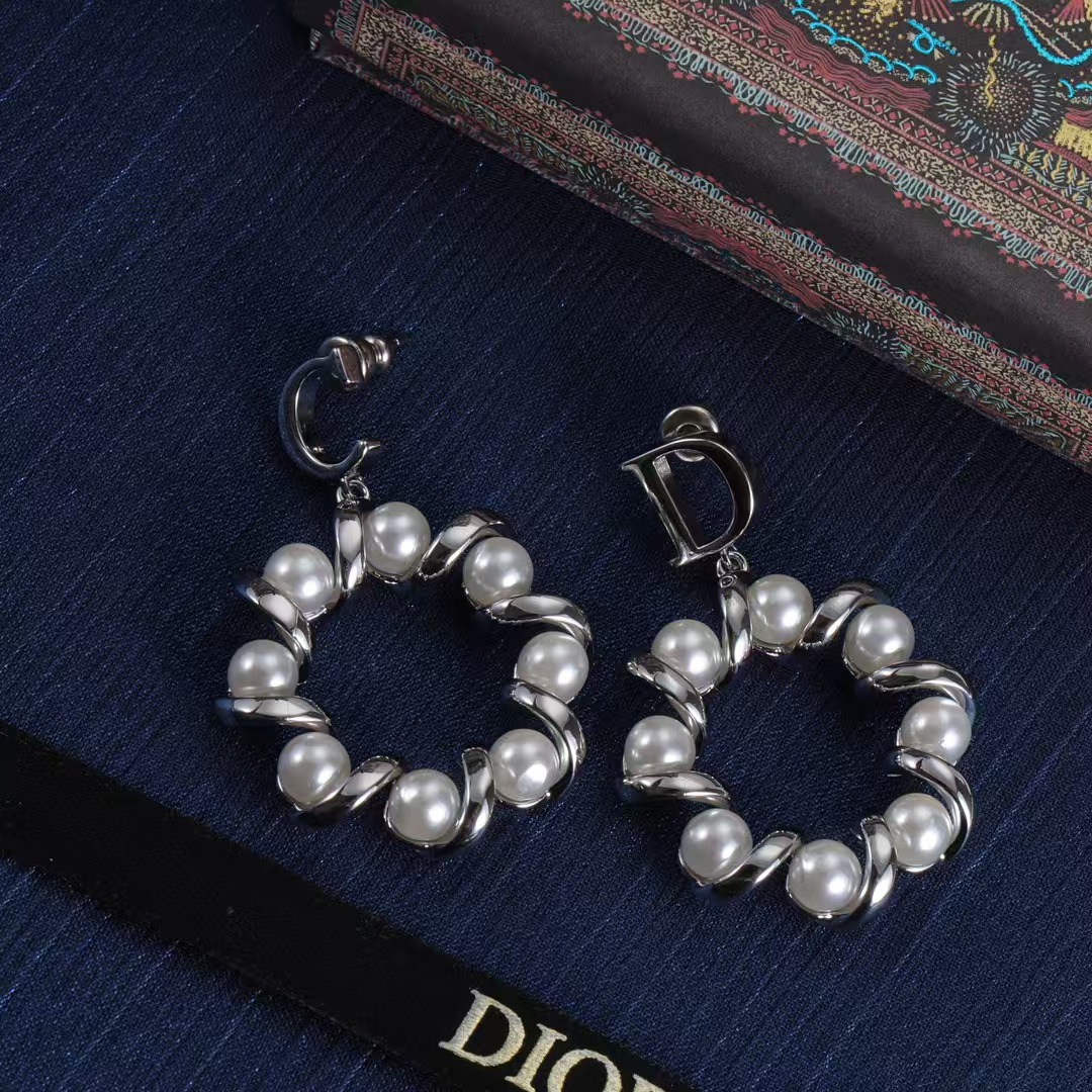 Dior Asymmetric CD Twisted Pearl Earrings - Original Replica Club