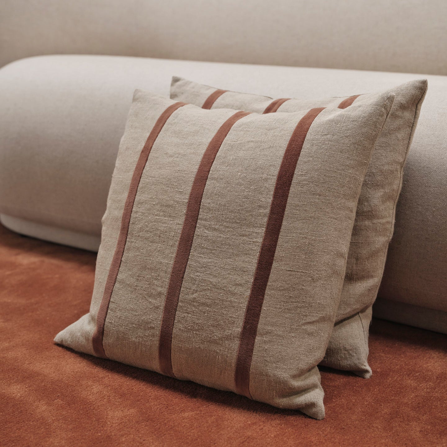 Ferm Living Senti Stripe Sierkussen - Linen / Carob Brown