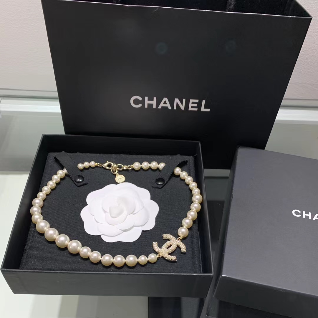 Chanel Vibe Gradient Pearl Necklace - Original Replica Club