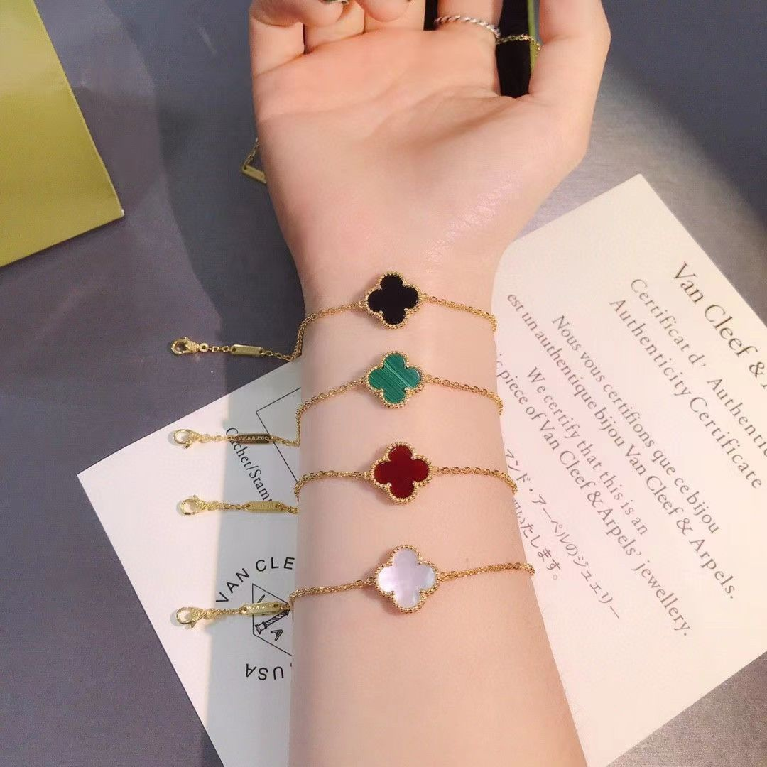 VCA VCA Sweet Alhambra Bracelets, 1 Motif - Original Replica Club