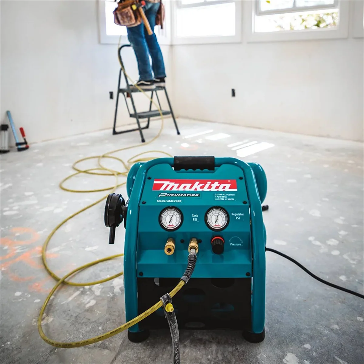 Makita 2.5 HP Big Bore Air Compressor - Twin Stack - Image 6 Makita 2.5 HP Big Bore Air Compressor - Twin Stack - Image 6