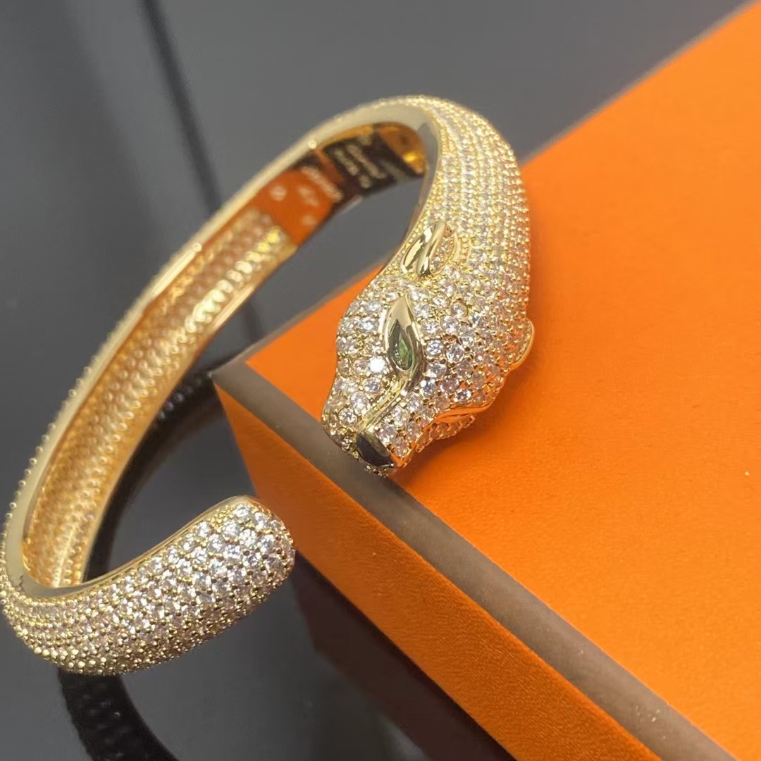 Cartier Leopard Head Panthère de Bracelet Bangle - Original Replica Club