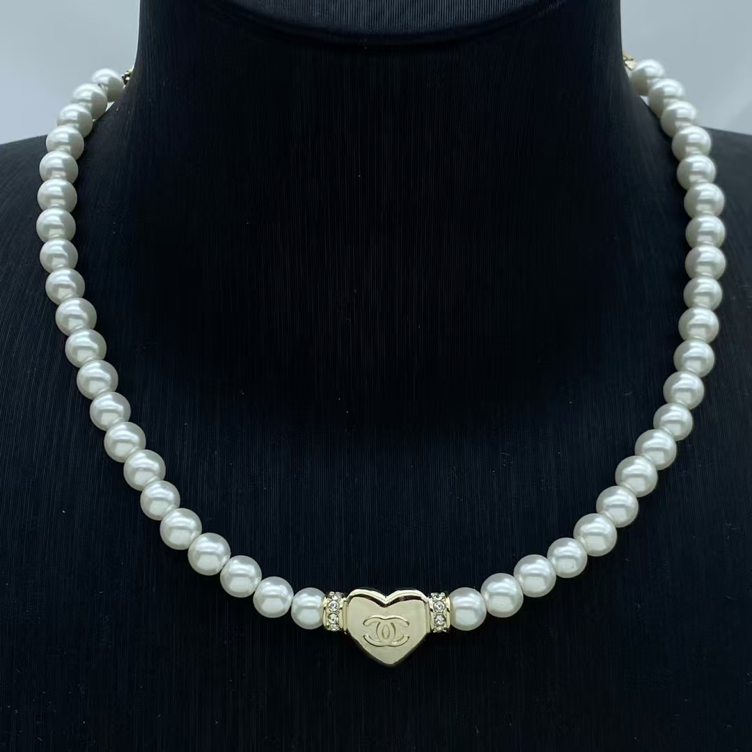 Chanel Gold Heart Pendant Pearl Necklace - Original Replica Club