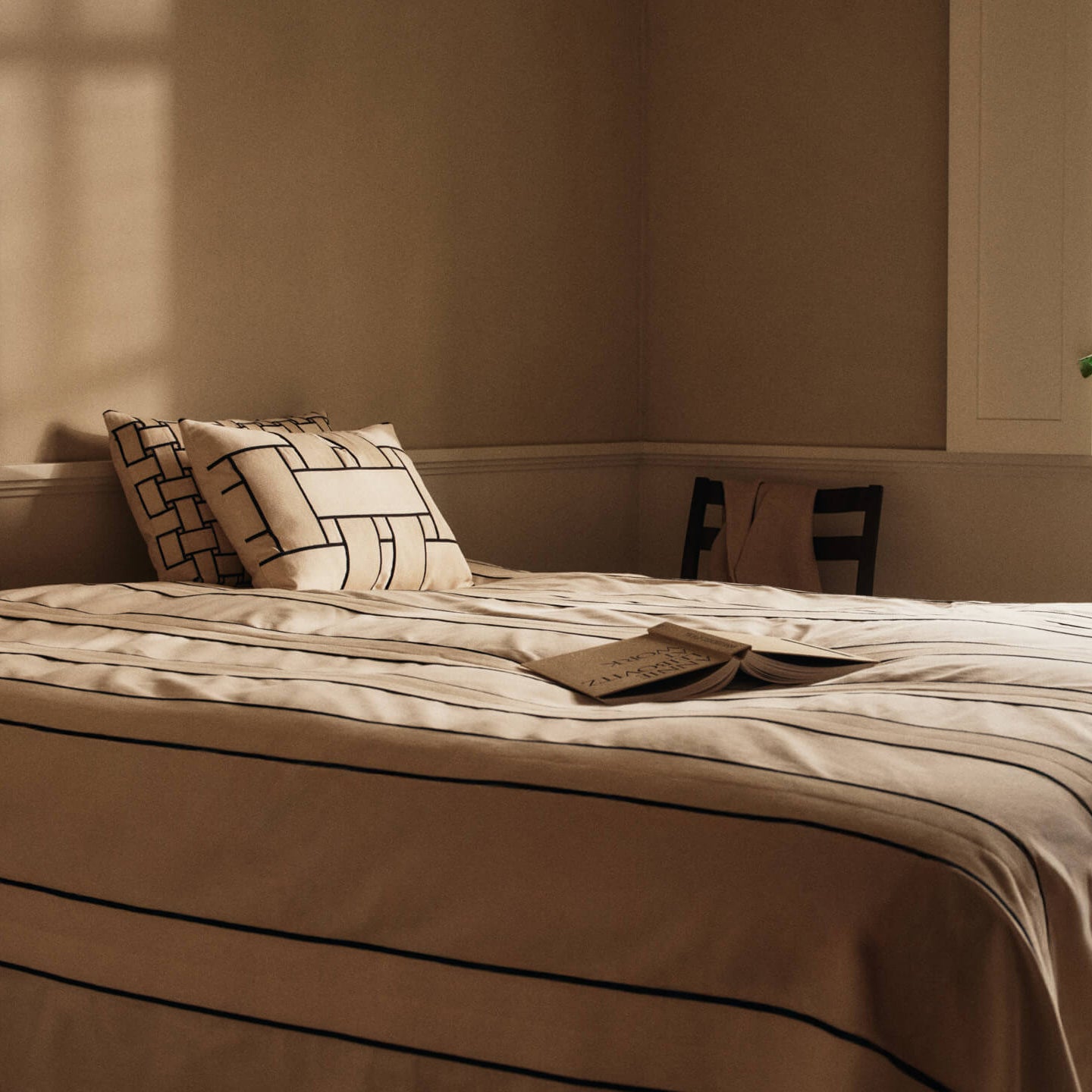 Ferm Living Lattice Offset Kussenhoes - Rechthoekig - Off-White / Blac