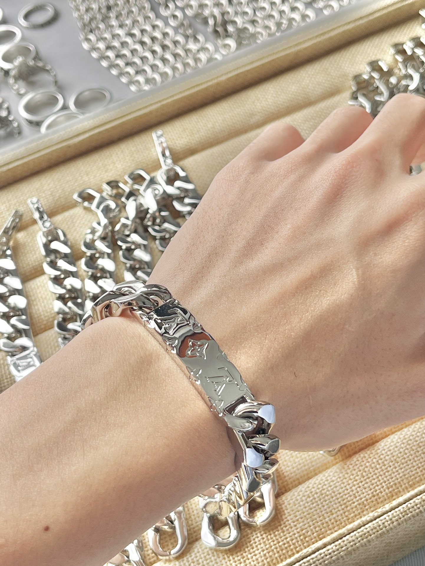 Louis Vuitton Men's Silver Color Chunky Cuban Bracelet - Original Replica Club