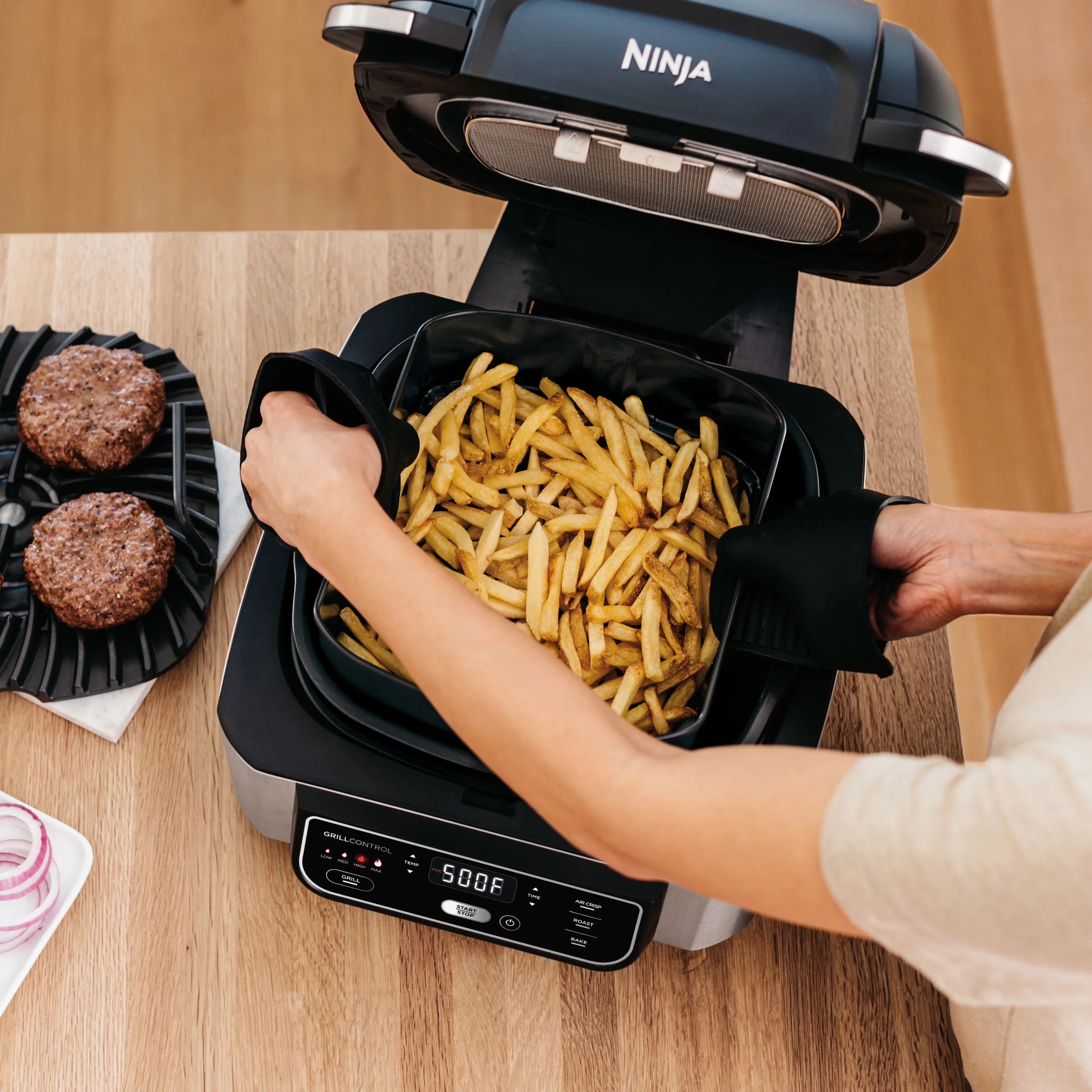 Ninja Foodi 4-in-1 Indoor Grill with 4-Qt Air Fryer, Roast, Bake, & Cyclonic Grilling Technology, Black/Stainless - Image 5