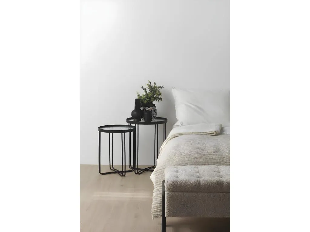 Banqueta baúl tapizada en beige con patas de madera negras iyc3220991