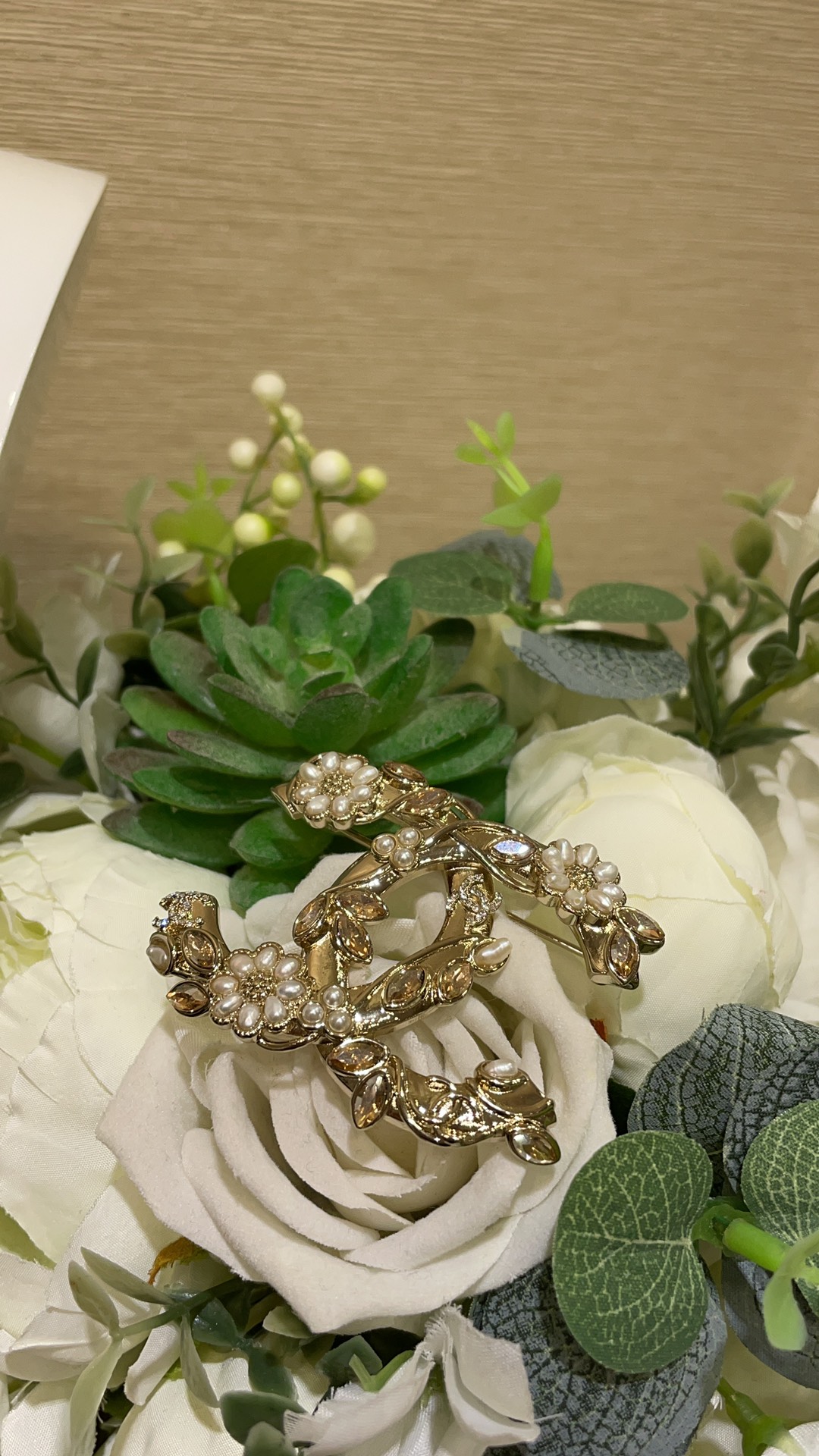 Chanel Weath Flower Vine CC Brooch - Original Replica Club