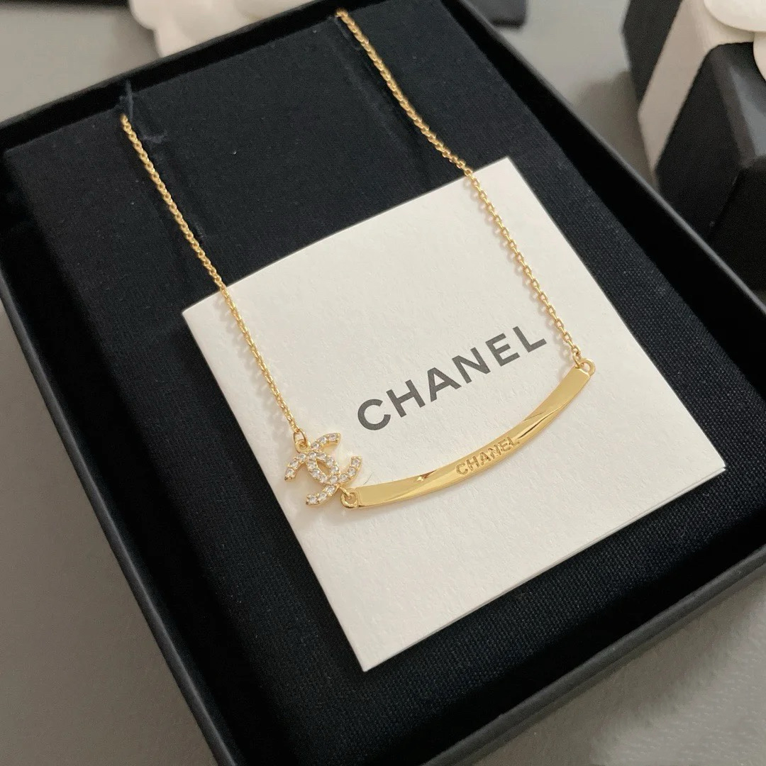Chanel Smile Necklace Minimalistic - Original Replica Club