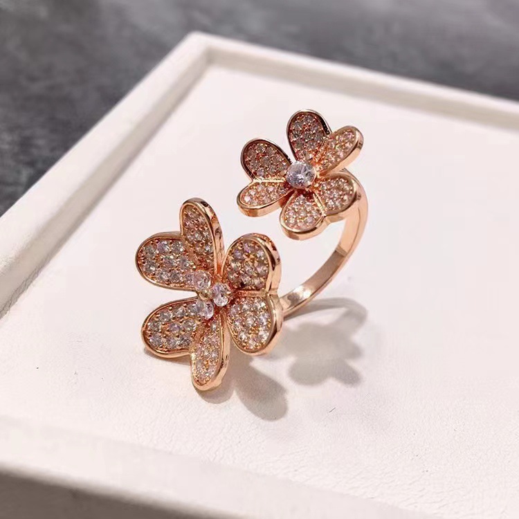 VCA Four Leaf Clover Ring - Original Replica Club