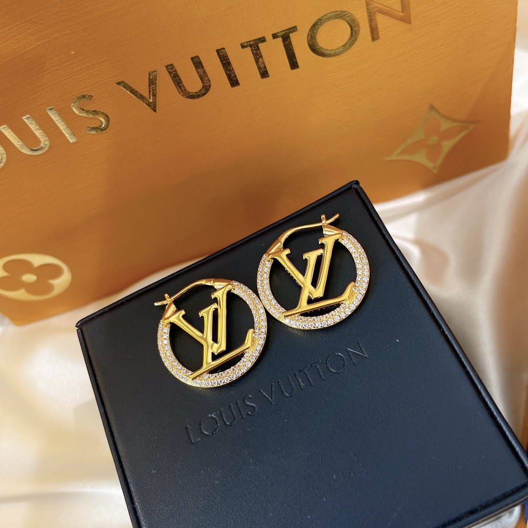 Louis Vuitton Letter Round Stud Earrings - Original Replica Club
